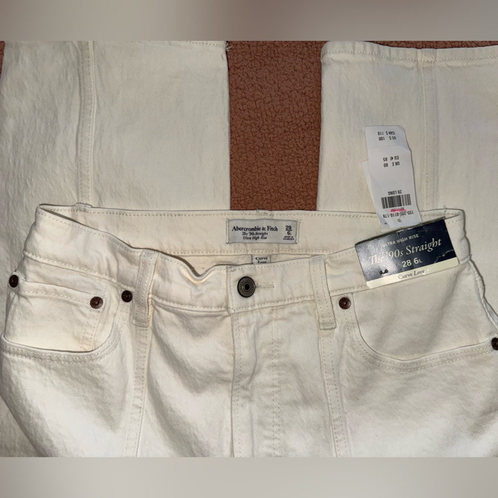 90s Straight Ultra High Rise Abercrombie Jeans new with tags